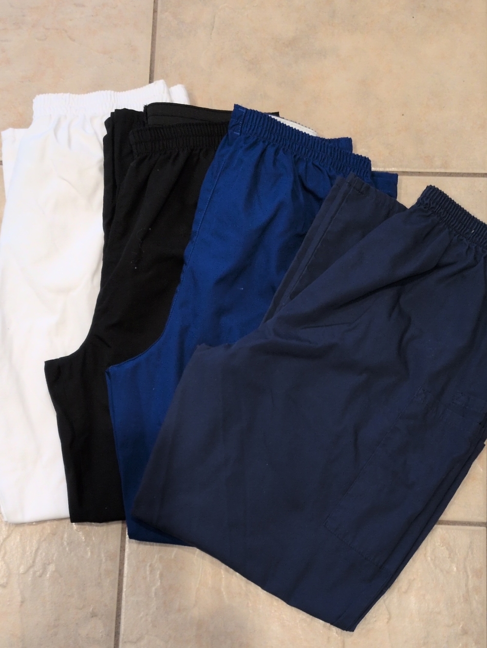 Bundle of 4 Cherokee Workwear uniform/scrub pants Size Medium
